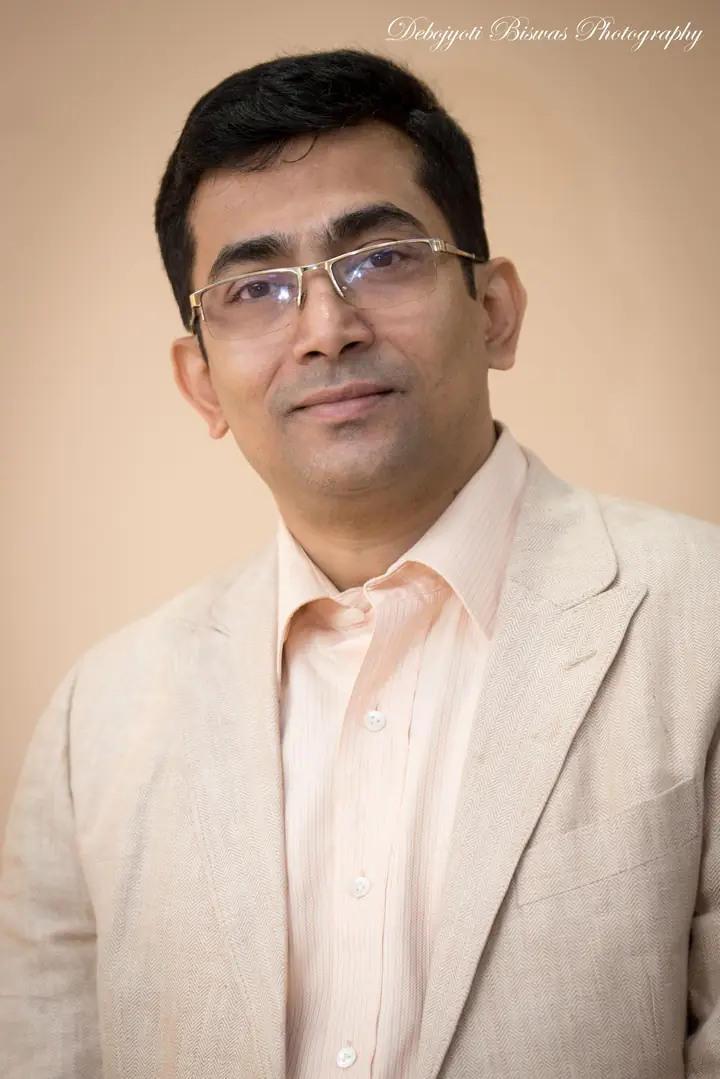 Portrait of Ronojit Gupta, CFP, CMA — Founder of CONFI